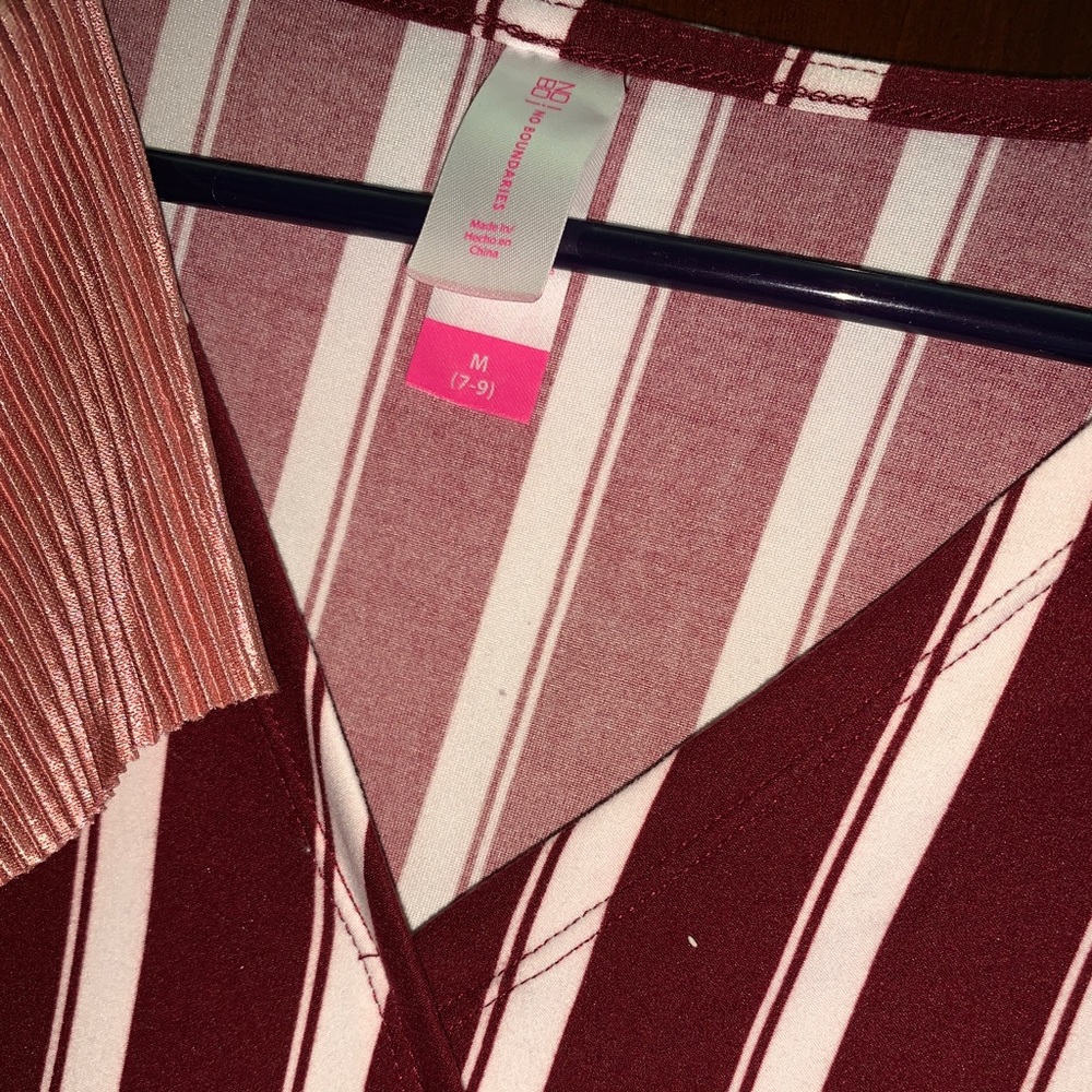 Tops - Picture 2 of 7